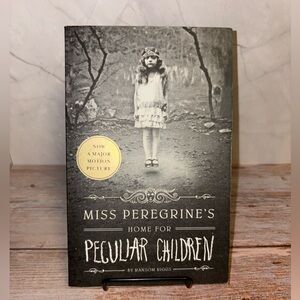 Miss Peregrine's Home for Peculiar Children by Ransom Riggs